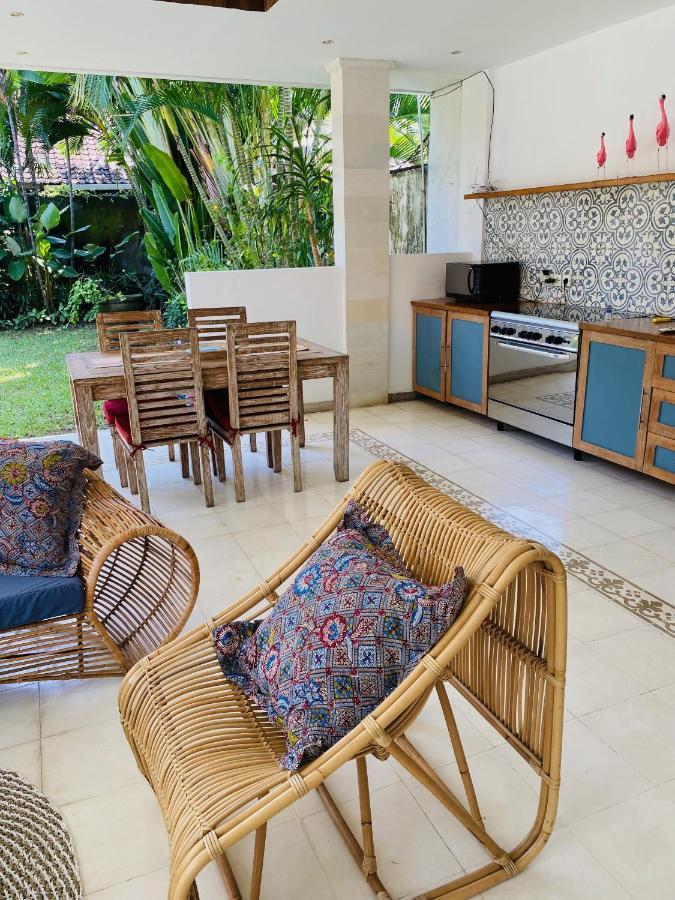 Villa Biru - 500M Batubelig Beach Canggu  Exterior photo