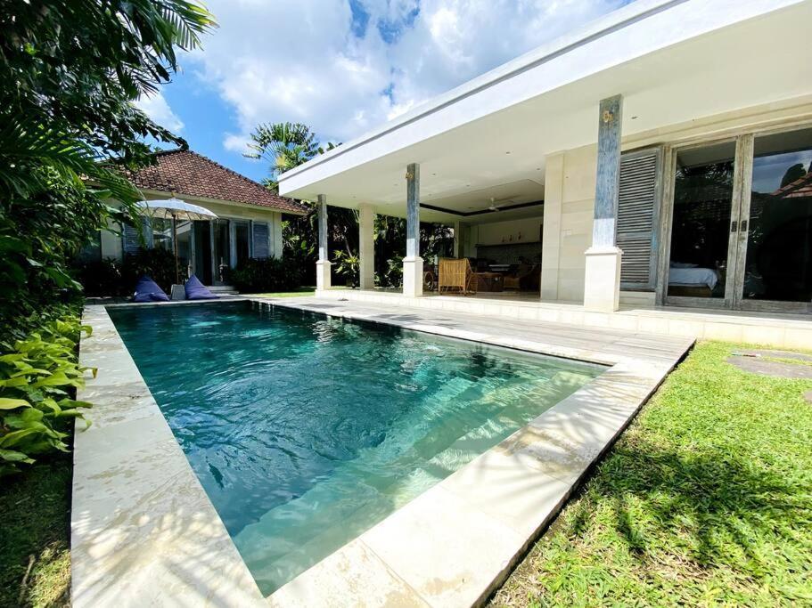 Villa Biru - 500M Batubelig Beach Canggu  Exterior photo