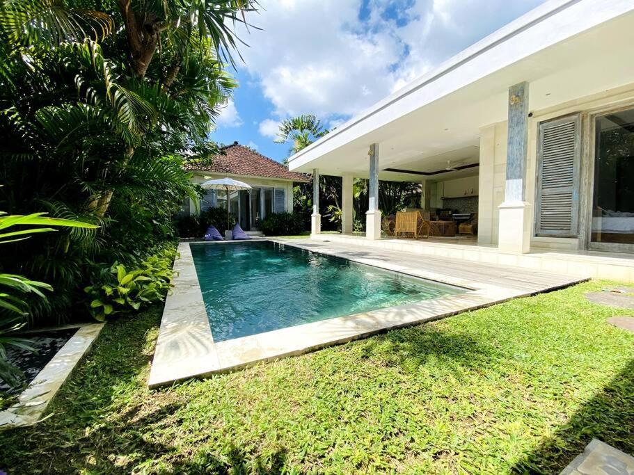 Villa Biru - 500M Batubelig Beach Canggu  Exterior photo